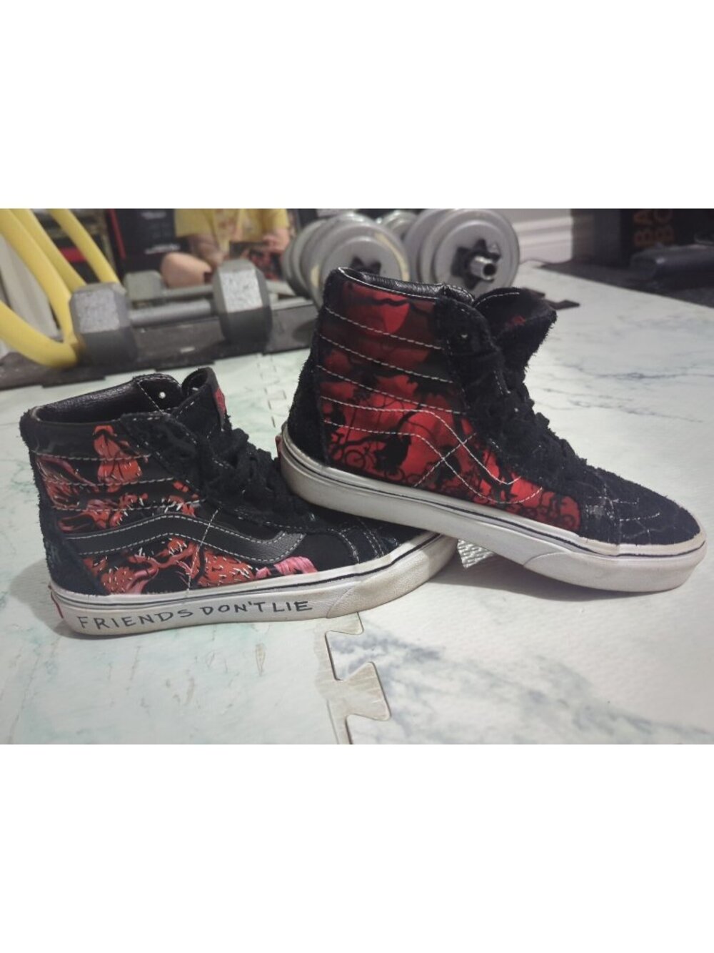 Vans X Stranger Things Friends Don’t Lie Women SK8-Hi Reissue Shoe 500714 Sz 6